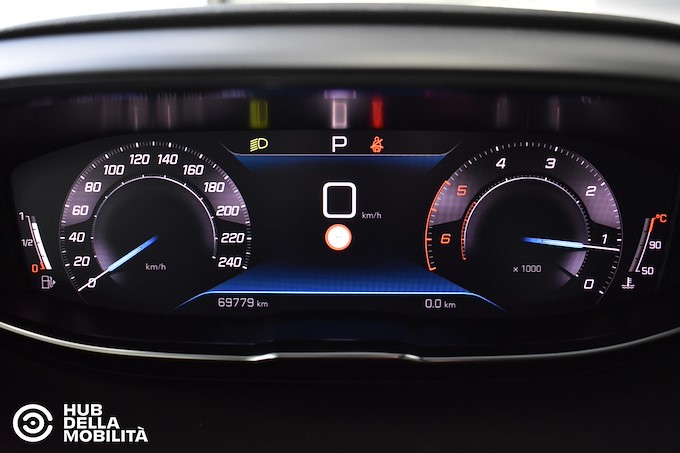 PEUGEOT 3008 BlueHDi 130 S&S EAT8 Active Business